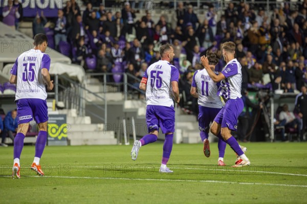 Football NL I. Hungary 2024/25 season, matchday 32: Újpest FC v Nyíregyháza Spartacus***Congratulations from the Újpest players after the 1-0 Tor tor