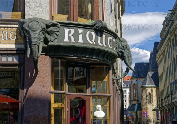 Riquethaus, Riquet coffee house with Art Nouveau mosaics by architect Paul Lange, landmark are two copper elephant heads, Leipzig, Saxony, Germany, Europe