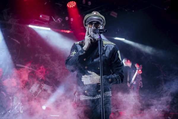 Alexander Wesselsky, singer of Eisbrecher live on Kaltfront Tour 2025 Tour in the Columbiahalle Berlin on 15.05.2025