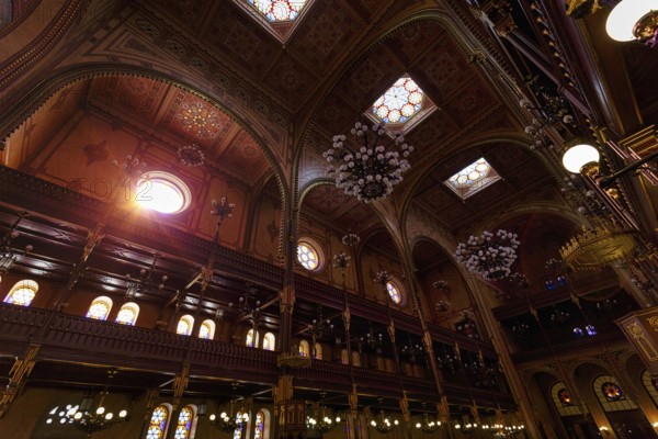 Artfully decorated interior, incidence of light through windows, rays of sunlight, Great Synagogue, Nagy Zsinagoga, Pest district, Budapest, Hungary, Europe