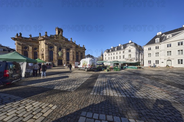 Ludwigskirche, weekly market market, market stalls, vehicles, cobblestones, historic buildings, blue sky, cloudless, square, Am Ludwigsplatz, Saarbrücken, state capital, regional association Saarbrücken, Saarland, Germany, Europe