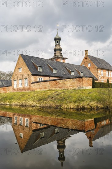Husum Castle, moat, Husum Castle Park, Husum, North Frisia, Schleswig-Holstein, Germany, Europe