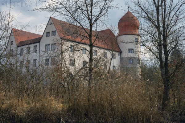 Moated castle, originally a manor house, converted into a Renaissance castle between 1612 and 1618, Neuhaus, Middle Franconia, Bavaria, Germany, Europe