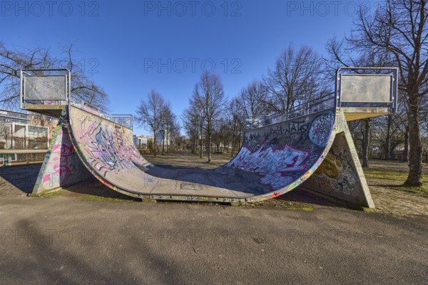 Halfpipe, skatepark, graffiti, park, trees, blue sky, cloudless, Bürgerpark Hafeninsel, Saarbrücken, state capital, regional association Saarbrücken, Saarland, Germany, Europe