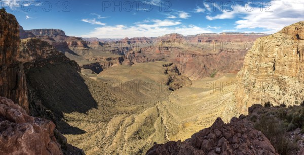 Scenic view on the Grand Canyon from South Kaibab Trail, Arizona, USA, North America