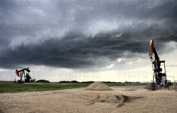 Prairie Storm Clouds Canada Saskatchewan Summer Warnings