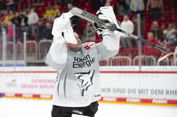 PSD Bank Dome, Düsseldorf, North Rhine-Westphalia, Julius Hudacek (Koelner Haie, #35), PENNY DEL, Düsseldorfer EG-Kölner Haie on 18/10/2024 at the PSD Bank Dome in Düsseldorf Germany