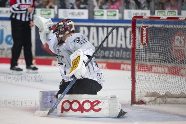 Balver Zinn Arena, Iserlohn, North Rhine-Westphalia, Julius Hudacek (Koelner Haie, #35), PENNY DEL, Iserlohn Roosters-Kölner Haie on 20/10/2024 at the Balver Zinn Arena in Iserlohn Germany