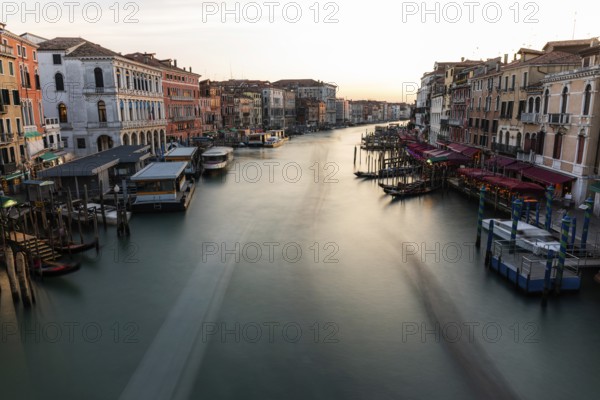 Evening light at sunset, view over the Grand Canal, from the Rialto Bridge, long exposure, Venice, Veneto, Italy, Europe