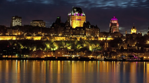 Quebec by night