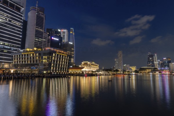 Skyline, Fullerton Bay Hotel and Fullerton Hotel, Esplaade Theatre at the back, Marina Bay, Singapore, Singapore, Asia