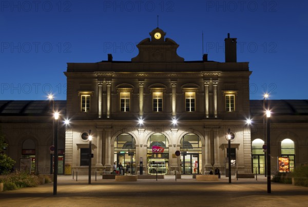 Railway train station, Reims, Marne, Champagne-Ardenne, France, Europe