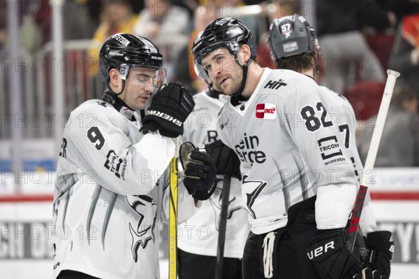 PSD Bank Dome, Düsseldorf, North Rhine-Westphalia, Alexandre Grenier (Koelner Haie, #82), Maximilian Kammerer (Koelner Haie, #9), PENNY DEL, Düsseldorfer EG- Kölner Haie on 24.01.2025 at the PSD Bank Dome in Düsseldorf Germany