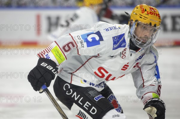 LanxessArena, Cologne, North Rhine-Westphalia, Anders Grönlund (Fischtown Pinguins, #6), PENNY DEL, Kölner Haie-Pinguine Bremerhaven on 15/11/2024 at the LanxessArena in Cologne Germany