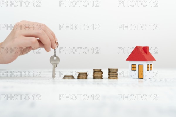 Lady Presenting New Home Savings Deals In Outfit, Business Woman Showing Possible Investment Oppurtiunities For New House, Mortegage Installments Exhibits For Recent Apartments Sales