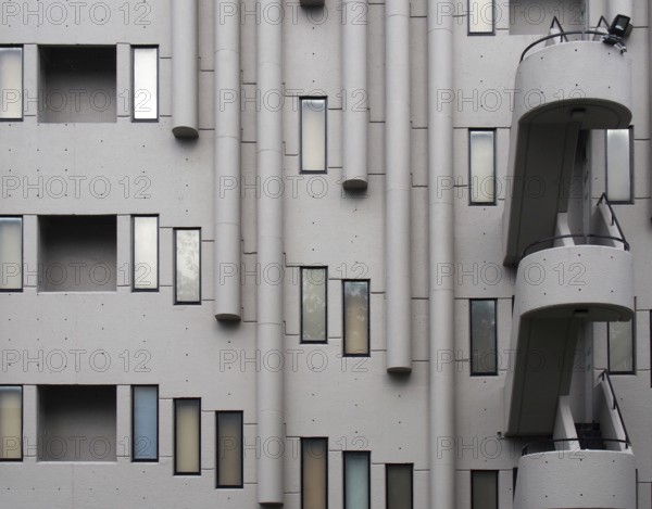Leeds, west yorkshire, united kingdom, 24 july 2019: architectural details of windows and balconies of the roger stevens building a 1960s brutalist building at the university of leedssity of leeds
