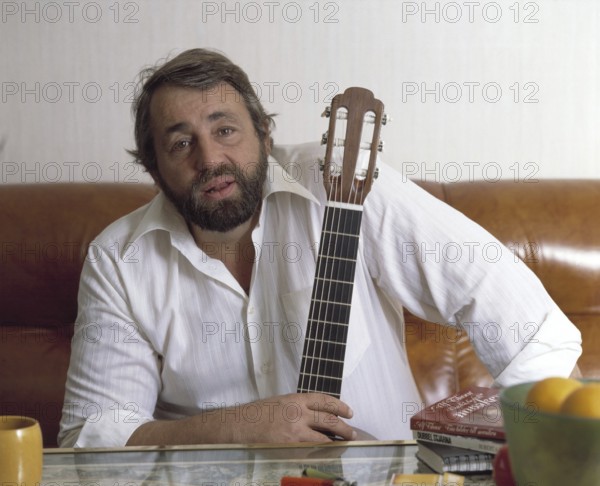 Cornelis Vreeswijk. Dutch-born Swedish singer songwriter, poet and actor. Born 8 august 1937 - 12 november 1987. Cornelis Vreeswijk is considered one of the most influential and successful troubadours in Sweden. 1970s