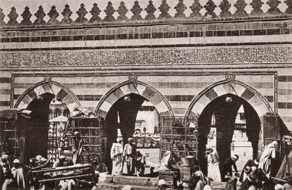 Muslims praying around the Ka'bah at al-Masjid al-?aram, Mecca during the Hajj, 19th century