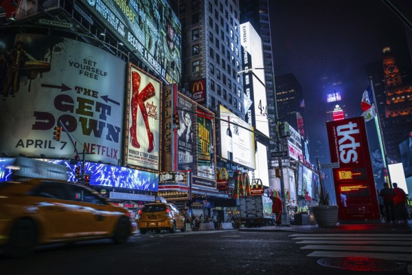 Night view of the New York Times Square (TimesSquare). Shooting Location: New York, Manhattan