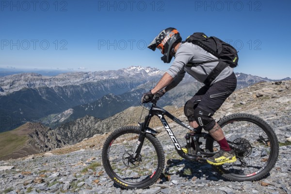 Helibike, Punta Suelza, 2972 metros, Huesca, Spain, Europe