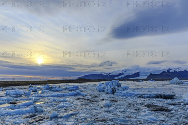 Jökulsarlon glacier lagoon, icebergs with glacier, Vatnajökull National Park, Hornafjörður, South Iceland Iceland