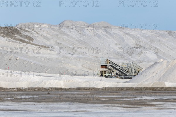 Salt exploitation in the village of Salin de Giraud near the mouth of the Grand Rhone. Parc naturel regional, Arles, Bouches du Rhone, Provence Alpes Cote d'Azur, France, Europe