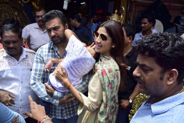 Bollywood actor Shilpa Shetty Raj Kundra son Viaan Murtikar Santosh Kambli Workshop Chinchpokli idol god Ganesh Mumbai