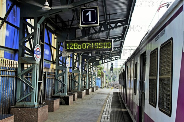 Marine lines railway station, Mumbai, Maharashtra, India, Asia