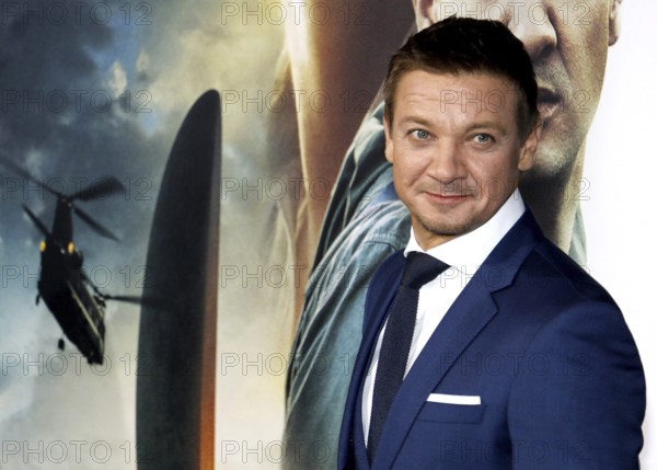 Jeremy Renner at the Los Angeles premiere of 'Arrival' held at the Regency Village Theater in Westwood, USA on November 6, 2016., Westwood, California, USA, North America