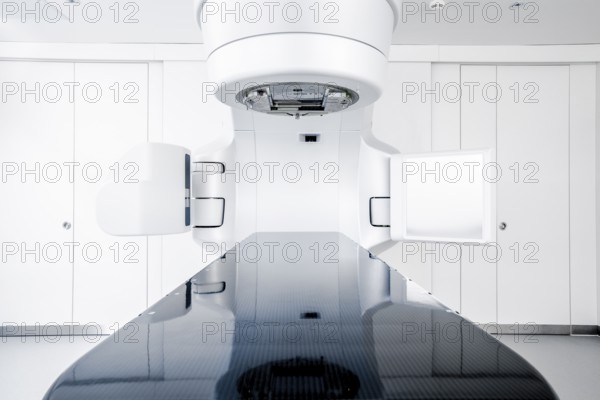 Cancer therapy, advanced medical linear accelerator in therapeutic oncology for the treatment of cancer patients