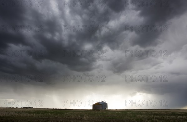 Prairie Storm Clouds Canada Saskatchewan Summer Warnings