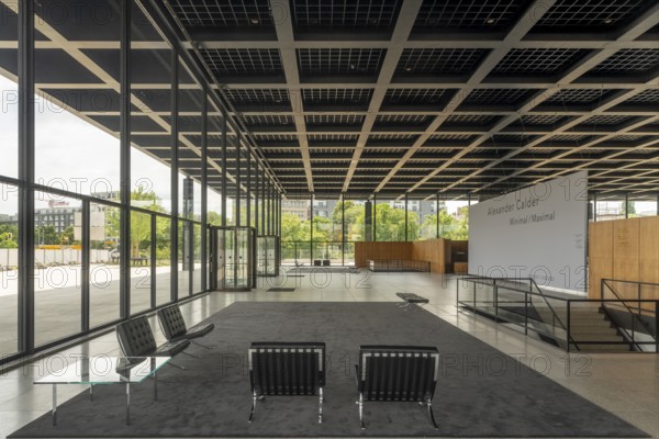 Berlin, Kulturforum, Neue Nationalgalerie, built 1965-1968 according to designs by Ludwig Mies van der Rohe. Collaboration on the roof construction: Frei Otto, view of the interior after restoration in 2021