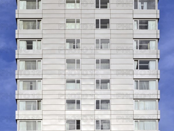 Leeds, west yorkshire, United Kingdom: 18 september 2020: view of the park plaza hotel in Leeds a tall modern building in city square