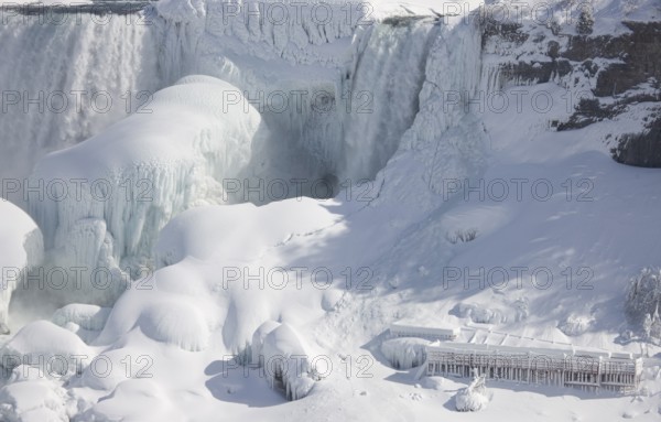 Winter Niagara Falls frozen snow and ice