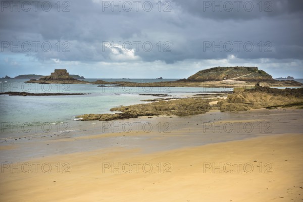 Low tide and Fort National in Saint Malo, Brittany, France, Europe