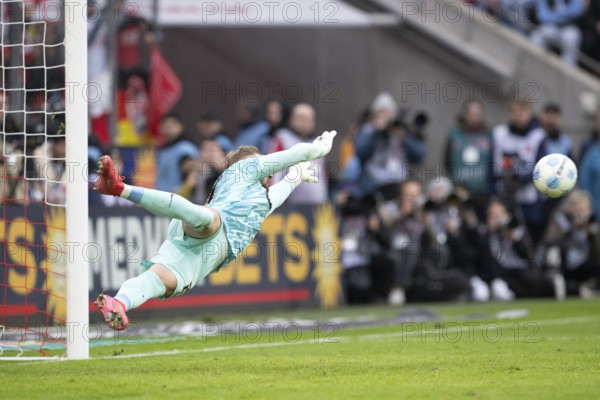 (DFL/DFB REGULATES PROHIBIT ANY USE OF PHOTOGRAPHS AS IMAGE SEQUENCES AND/OR QUASI-VIDEO), RheinEnergieStadion, Cologne, North Rhine-Westphalia, Nicolas Kristof (SV 07 Elversberg, Goalkeeper, #20), 2nd Bundesliga, 1.FC Köln, SV 07 Elversberg on 25.01.2025 at RheinEnergieStadion in Cologne Germany
