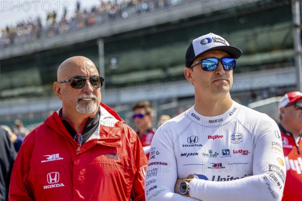 INDYCAR driver, GRAHAM RAHAL (15) of New Albany, Ohio and his Rahal Letterman Lanigan Racing Honda team, prepare to qualify for the Indianapolis 500 at the Indianapolis Motor Speedway in Indianapolis, IN, USA, North America