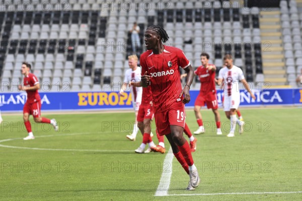 U23) at the match of the Football-RL SW 24-25: 1st Sptg: SC Freiburg II vs Kickers Offenbach