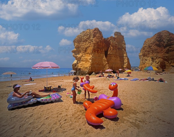 Praia da Rocha near Portimao, lively beach, Algarve, Portugal, Europe