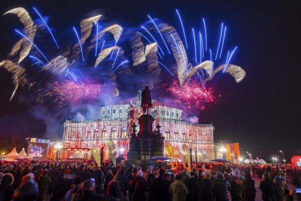 The SemperOperaball 2025 celebrated its 100th anniversary on Friday. Germany's most beautiful classical entertainment event once again proved to be a complete success this year and offered a first-class programme created by top artists. Traditionally, thousands of Dresdeners also celebrated the event of the year outside on the theatre square at the SemperOperairball. Fireworks on the theatre square, Dresden, Saxony, Germany, Europe