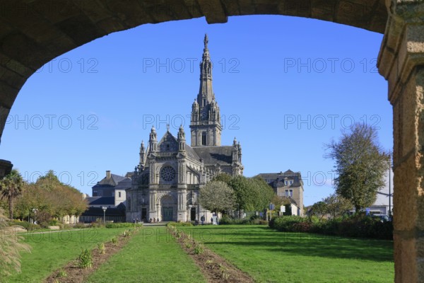 Sainte Anne Basilica from the 19th century, second largest pilgrimage site in France, Sainte-Anne-d'Auray, Breton Santez-Anna-Wened, Morbihan department, Brittany Breizh region, France, Europe