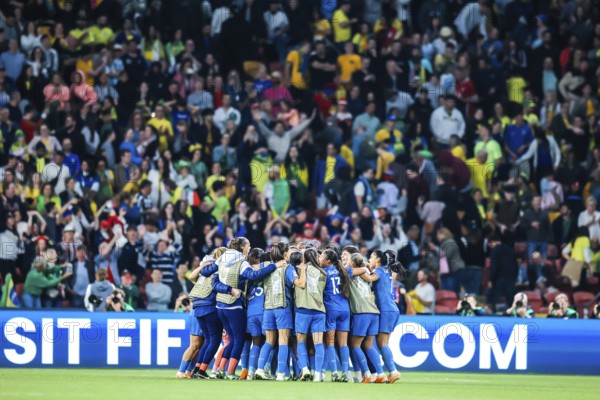BRISBANE, AUSTRALIA, JULY 29: French players celebrate beating Brazil at the FIFA Women's World Cup Australia & New Zealand 2023 at Brisbane Stadium on July 29, 2023