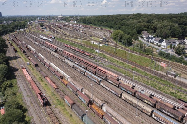 The marshalling yard and passenger station in the city of Oberhausen, North Rhine-Westphalia is one of the largest facilities of its kind in Germany. The facility has a train formation capacity of about 3000 carriages per day