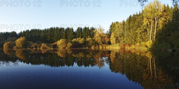 Autumn atmosphere at the Wannenberg pond