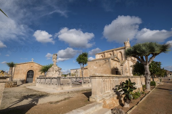 Angel over Miguel Mataro funerary monument, Llucmajor cemetery, Majorca, Balearic Islands, Spain, Europe
