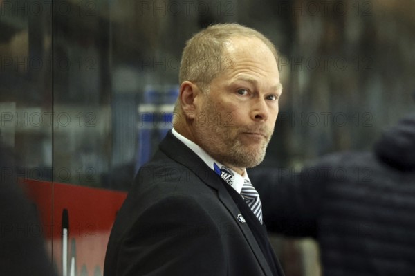 Head Coach / coach Steve Walker (SERC Wild Wings) at the DEL match 24-25, 33rd Sept.: Schwenninger Wild Wings vs Grizzlys Wolfsburg, Villingen-Schwenningen, Germany / Germany