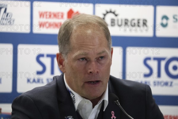 Head Coach / coach Steve Walker (SERC Wild Wings) at the press conference, PK after the game of DEL 24-25, Sptg. 5: Schwenninger Wild Wings vs ERC Ingolstadt, Villingen-Schwenningen, Germany / Germany