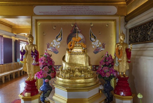 A picture of a golden model atop the Wat Saket Ratchaworamahawihan, or Golden Mount