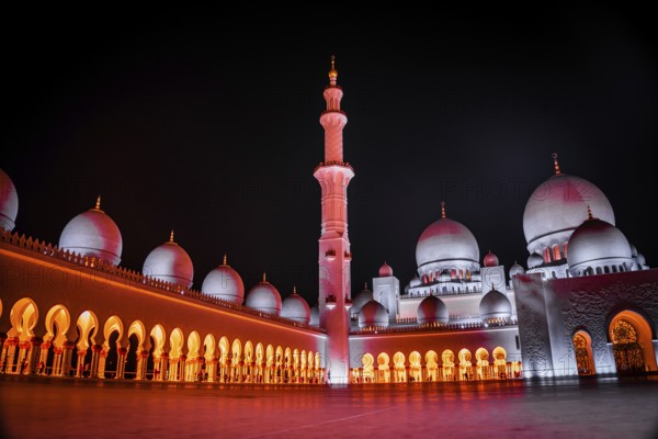 Shakezy Cayd Grand Mosque United Arab Emirates. Shooting Location: Abdabi