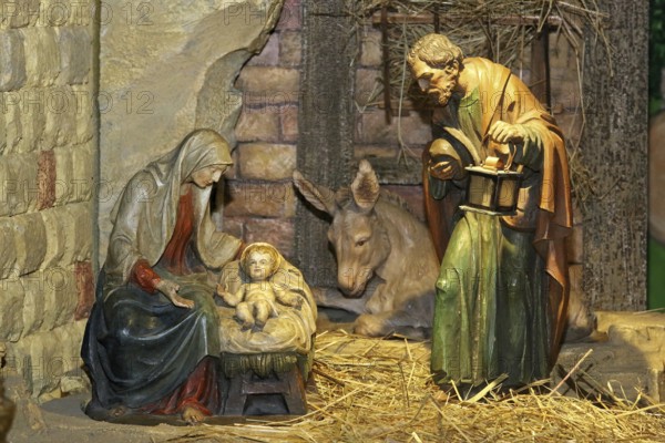 Nativity figures